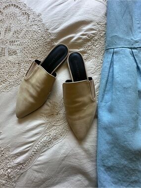 jenni kayne cream suede mules, 40 (US 10)